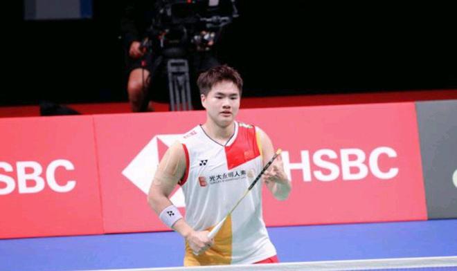 众席中的观 众席中的观