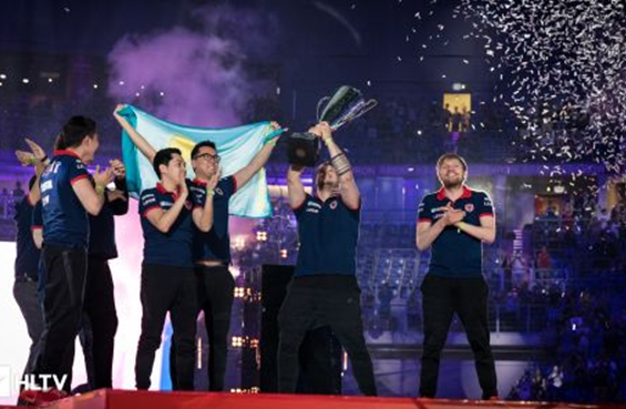 持比分优势 持比分优势