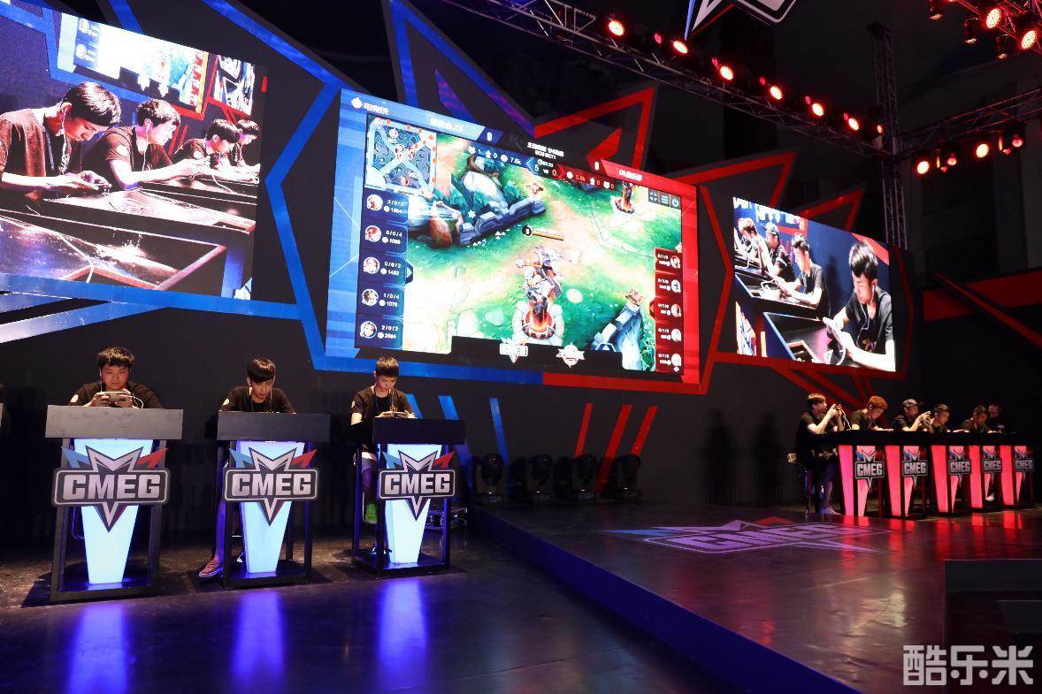 萨苏纳在中 萨苏纳在中